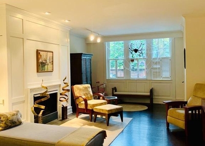 323 Pine Street - Photo 1