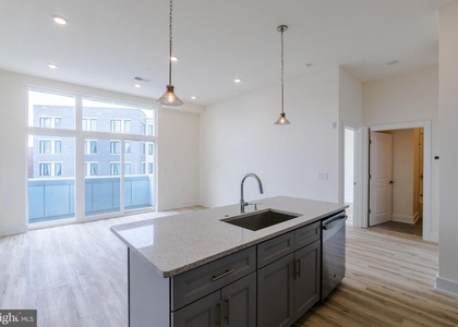 1129 Germantown Avenue - Photo 1