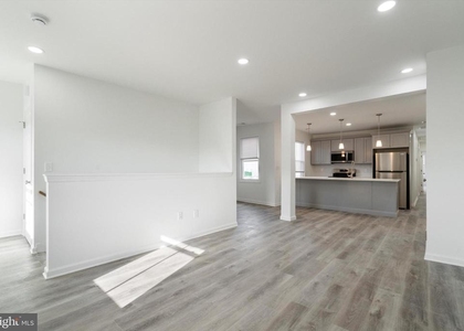 146 Nassau Street - Photo 1