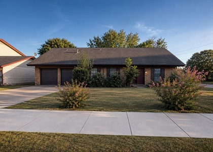 305 Starbright Dr - Photo 1