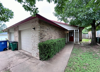2103 Courtney St - Photo 1