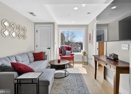 919 12th Street Ne - Photo 1
