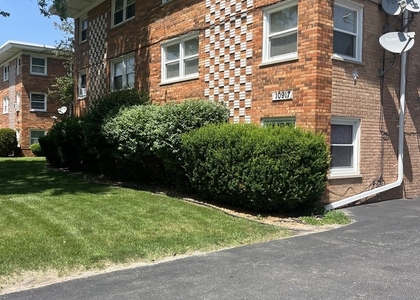 10917 Lloyd Drive - Photo 1