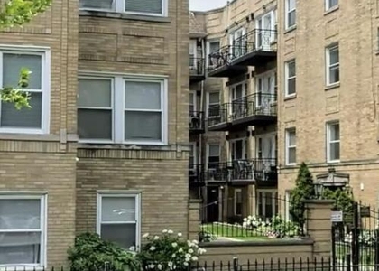 4810 N Avers Avenue - Photo 1