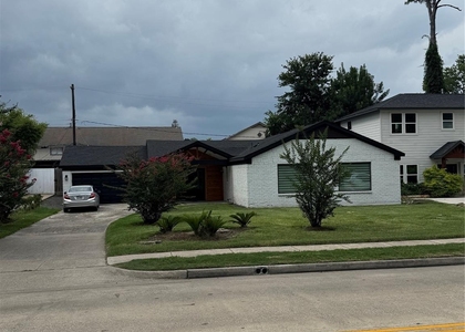 10042 Westview Drive - Photo 1
