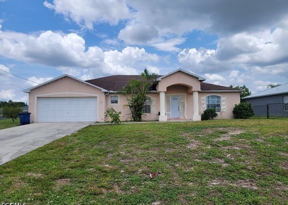 804 Bert Avenue N - Photo 1
