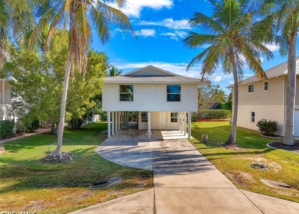 1284 Rainbow Court - Photo 1