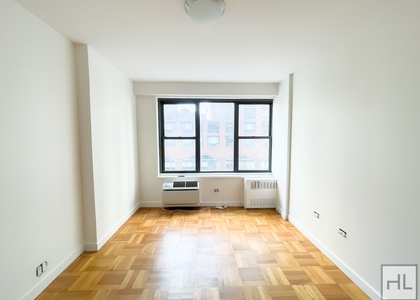 Fourth Avenue - Photo 1