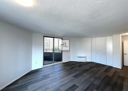 Second Avenue - Photo 1