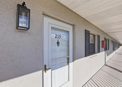 101 Lake Avenue Ne - Photo 1