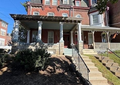 921 W Gordon Street - Photo 1