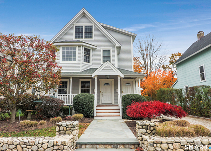 7 Hawkins Avenue - Photo 1