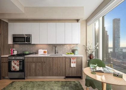 550 10th Avenue - Photo 1