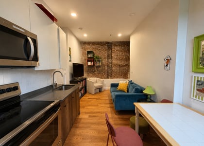 483 Evergreen Avenue - Photo 1