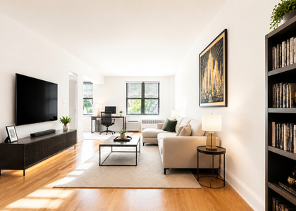 305 West 13th Street - Photo 1