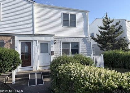 18 Howland Avenue - Photo 1