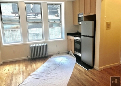West 13 Street - Photo 1