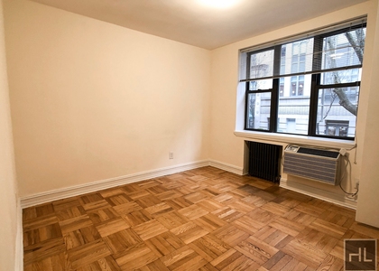 East 76 Street - Photo 1