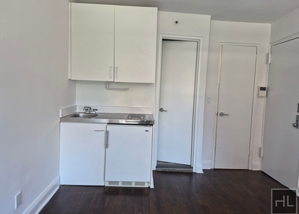 Second Avenue - Photo 1