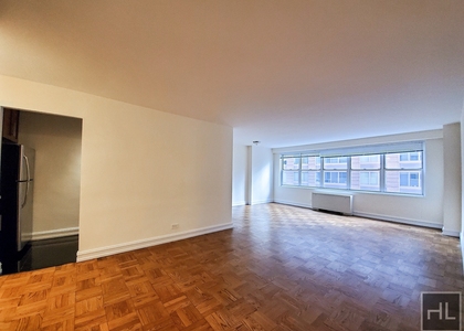 8th Avenue - Photo 1