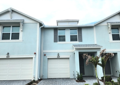 629 Salisbury Circle - Photo 1