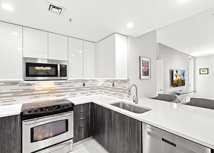 511 Se 5 Avenue - Photo 1