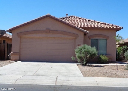 46137 W Guilder Avenue - Photo 1