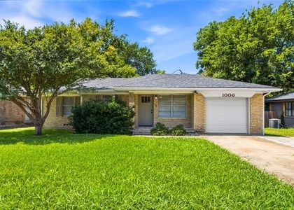 1006 N Grant Drive - Photo 1