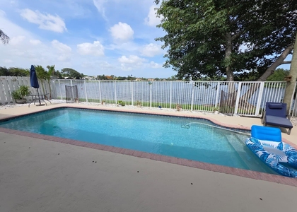5220 Nw 53rd Avenue - Photo 1