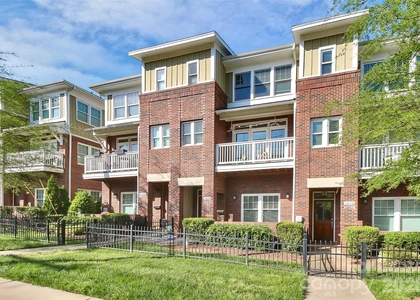 1420 W 4th Street - Photo 1