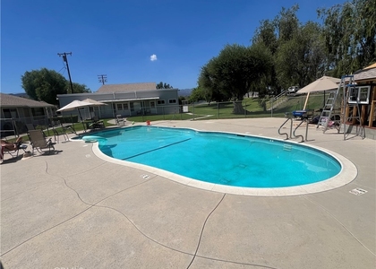 150 E Lakeshore - Photo 1