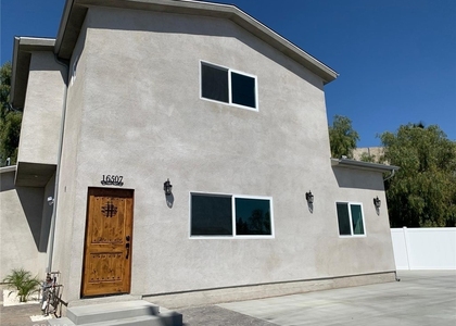 16507 San Fernando Mission Bou - Photo 1