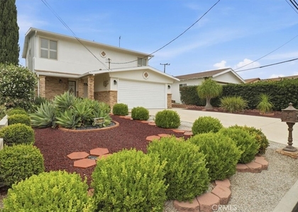 577 Houston - Photo 1
