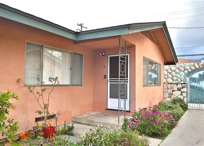 809 Fairview Avenue - Photo 1