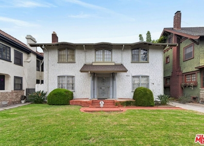 2215 W 21st Street - Photo 1