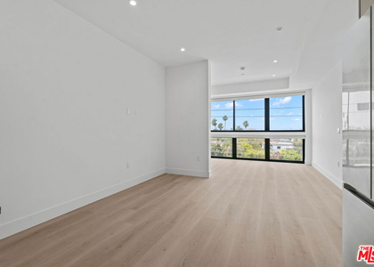 1808 Lincoln Boulevard - Photo 1