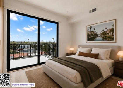 1808 Lincoln Boulevard - Photo 1