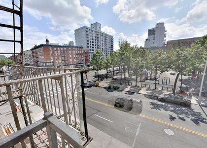 Essex Street - Photo 1