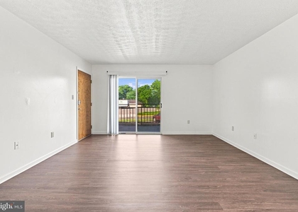 820 Locust Street - Photo 1