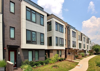 2815 Eisenhower Avenue - Photo 1