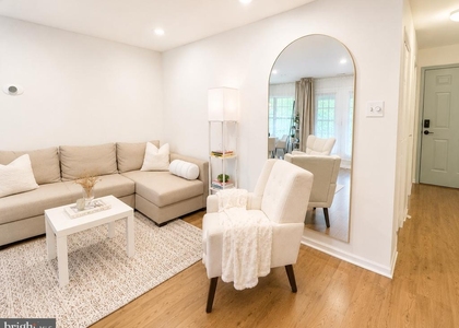 424 Tavistock - Photo 1