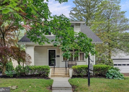 25 E Redman Avenue - Photo 1