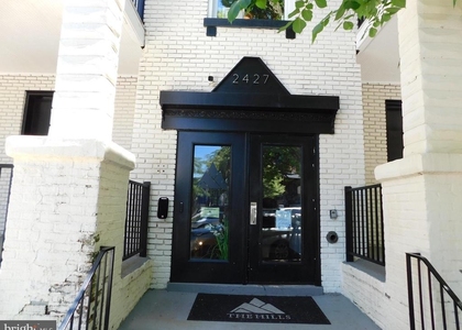 2427 Lakeview Avenue - Photo 1
