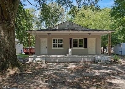 805 Rountree Avenue Se - Photo 1
