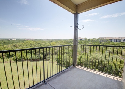 2320 Gracy Farms Ln - Photo 1