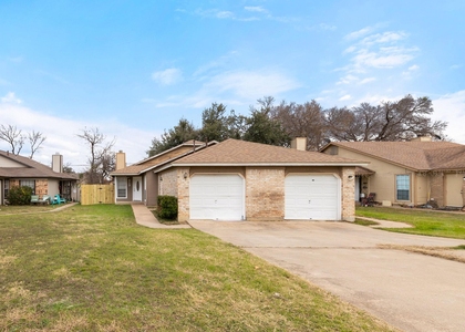 313 Greenlawn Blvd - Photo 1