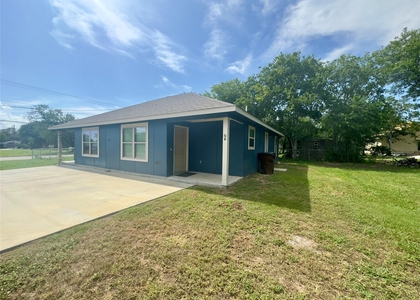 513 W China St - Photo 1