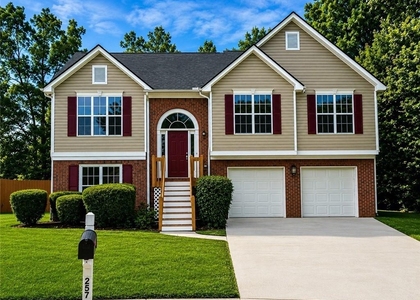 2575 Hamilton Chase Run - Photo 1