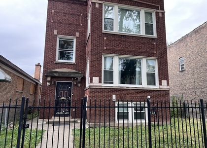 821 N Waller Avenue - Photo 1
