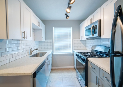 2501 Delano - Photo 1